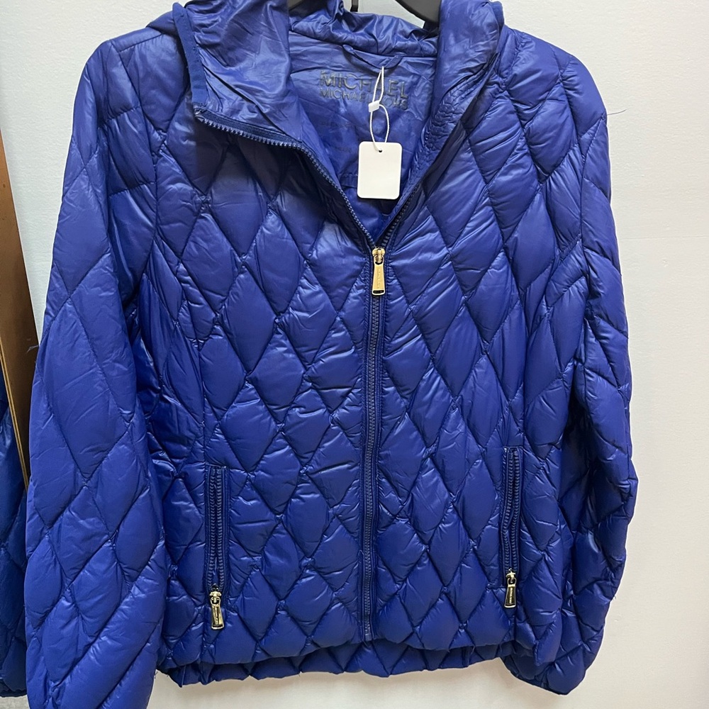 Brand new Michael Kors puffer jacketket. Size M
